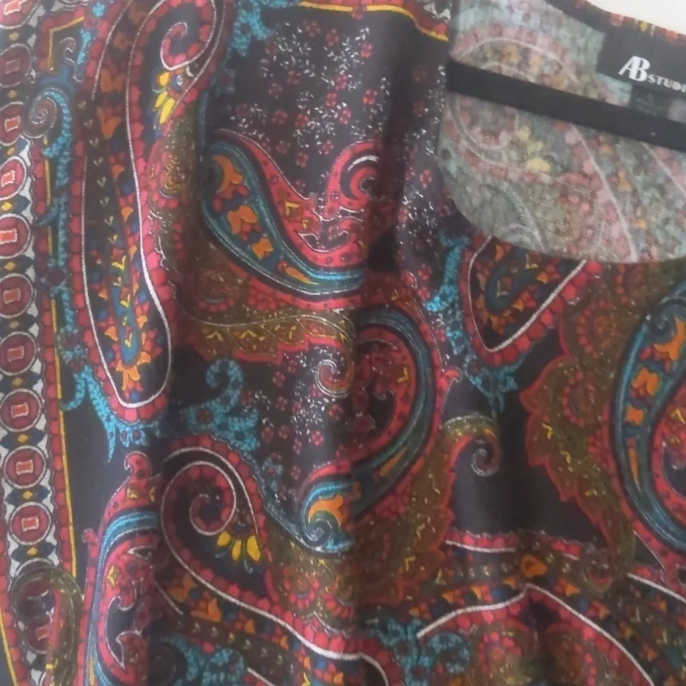 Women's Paisley print sweater size large